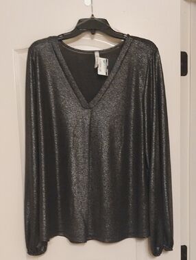 mts Metallic Black V-Neck Long Sleeve Top